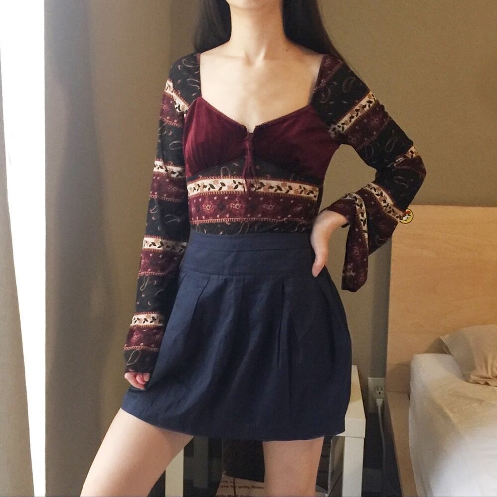 HAWKS Mini Circle Skirt.--ZA6